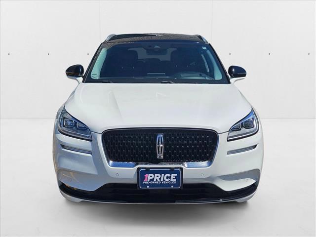 Photo of 2021 Pristine White Lincoln Corsair