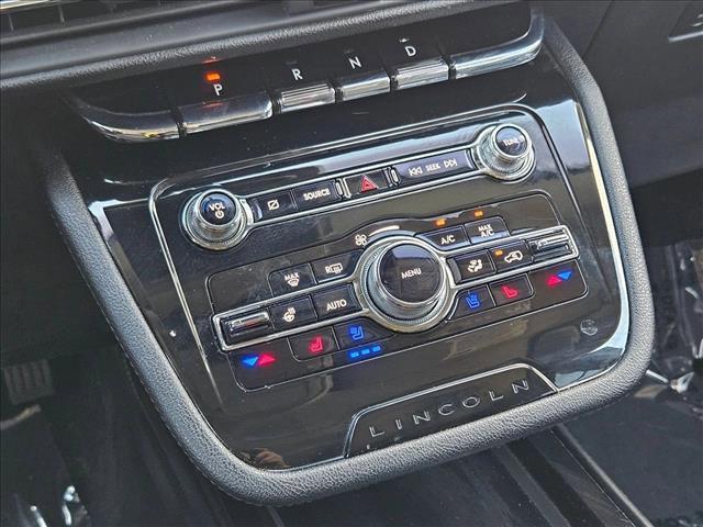 Photo of 2021 Pristine White Lincoln Corsair