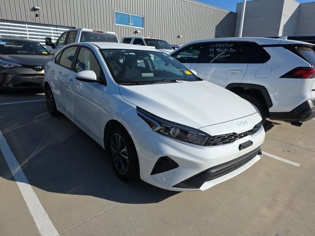 Photo of 2024 Snow White Pearl Kia Forte