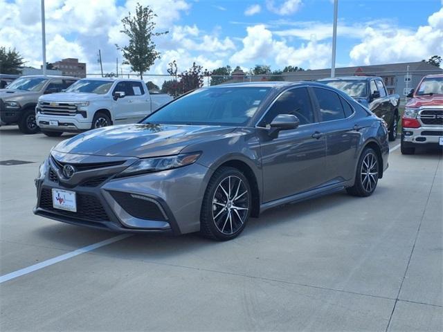 Photo of 2022 Gray Toyota Camry