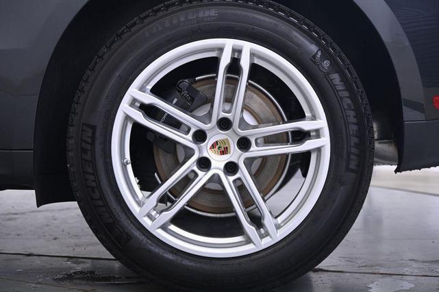 Photo of 2025 Volcano Grey Metallic Porsche Macan