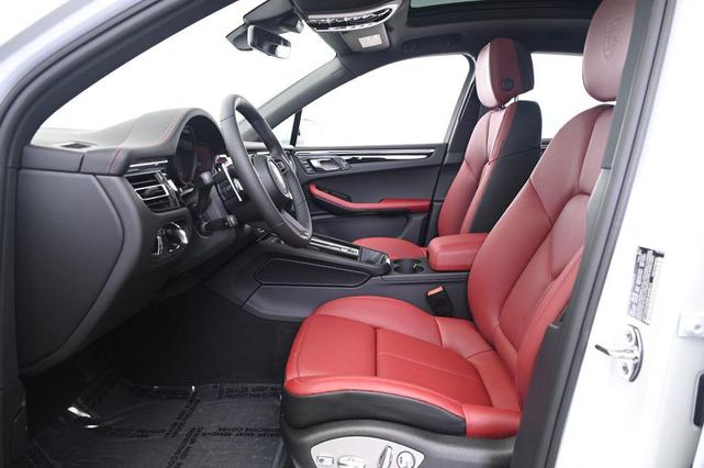 Photo of 2025 Carrara White Metallic Porsche Macan