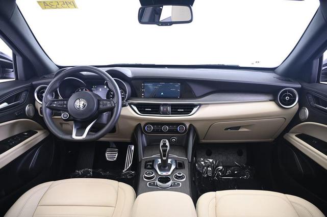 Photo of 2023 Vulcano Black Metallic Alfa Romeo Stelvio