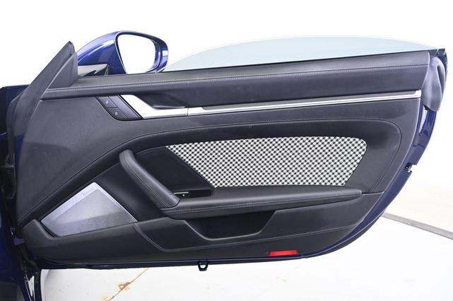 Photo of 2024 Gentian Blue Metallic Porsche 911