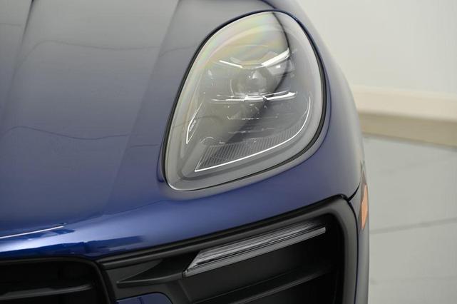 Photo of 2025 Gentian Blue Metallic Porsche Macan