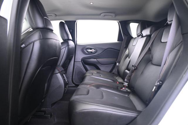 Photo of 2022 Bright White Clearcoat Jeep Cherokee