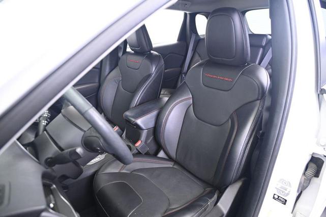 Photo of 2022 Bright White Clearcoat Jeep Cherokee