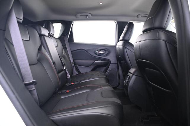 Photo of 2022 Bright White Clearcoat Jeep Cherokee