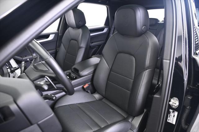 Photo of 2024 Black Porsche Cayenne