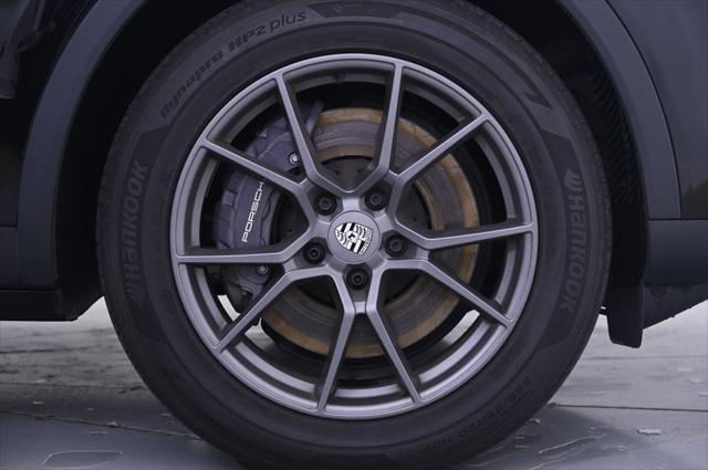 Photo of 2024 Black Porsche Cayenne