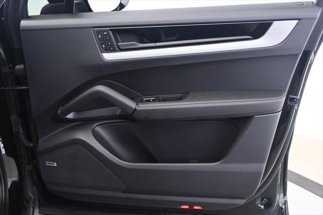 Photo of 2024 Black Porsche Cayenne