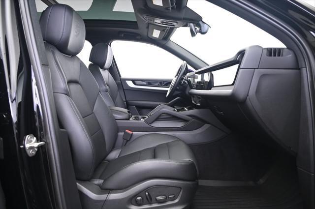 Photo of 2024 Black Porsche Cayenne