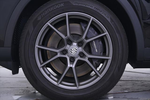 Photo of 2024 Black Porsche Cayenne