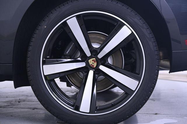 Photo of 2025 Volcano Grey Metallic Porsche Macan