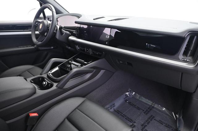 Photo of 2025 White Porsche Cayenne