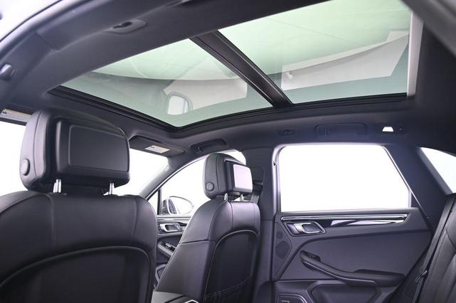 Photo of 2025 White Porsche Macan