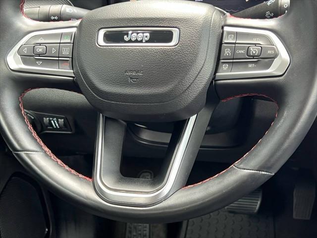 Photo of 2022 Laser Blue Pearlcoat Jeep Compass