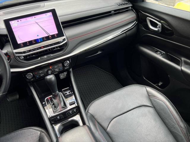 Photo of 2022 Laser Blue Pearlcoat Jeep Compass