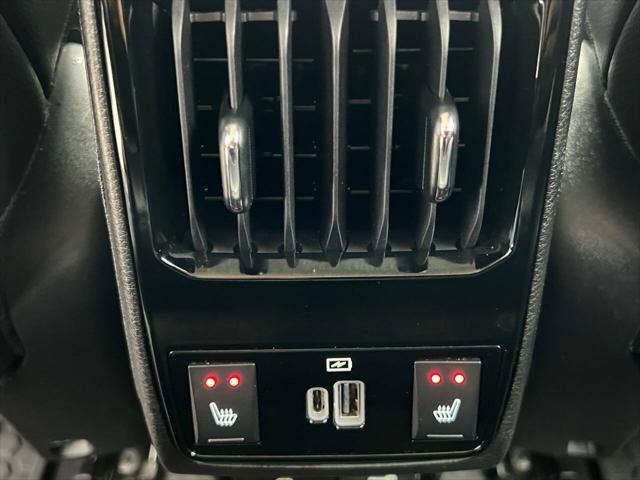 Photo of 2022 Laser Blue Pearlcoat Jeep Compass