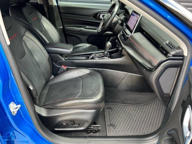 Photo of 2022 Laser Blue Pearlcoat Jeep Compass