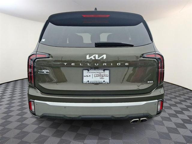 Photo of 2023 Dark Moss Kia Telluride
