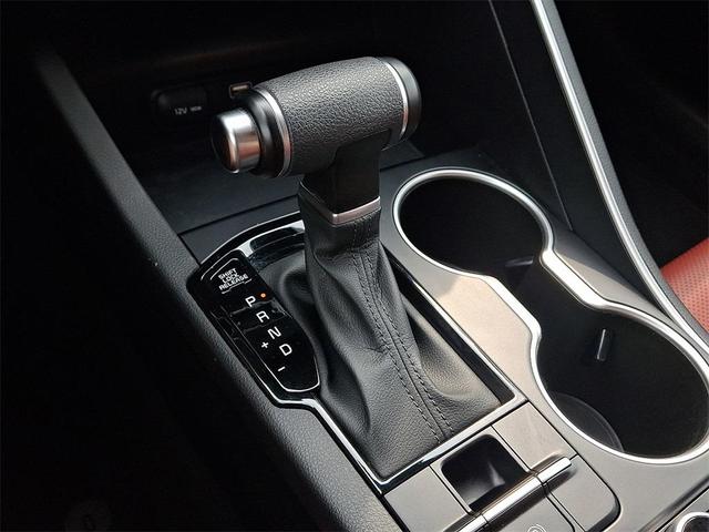Photo of 2023 Glacial White Pearl Kia K5