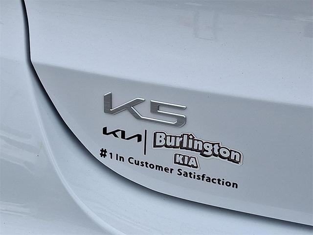Photo of 2023 Glacial White Pearl Kia K5