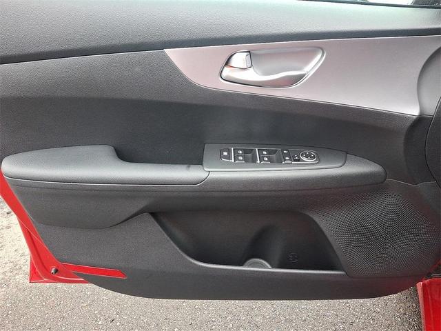 Photo of 2023 Currant Red Kia Forte