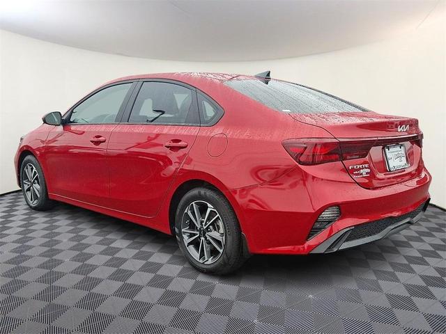 Photo of 2023 Currant Red Kia Forte