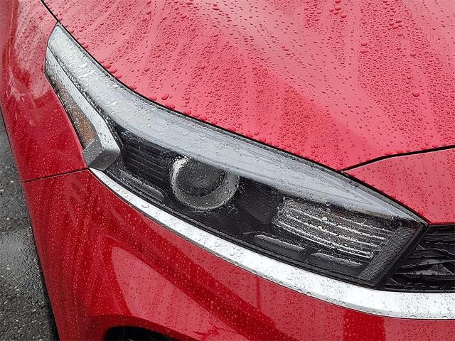 Photo of 2023 Currant Red Kia Forte