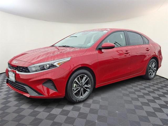 Photo of 2023 Currant Red Kia Forte