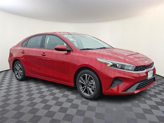 Photo of 2023 Currant Red Kia Forte