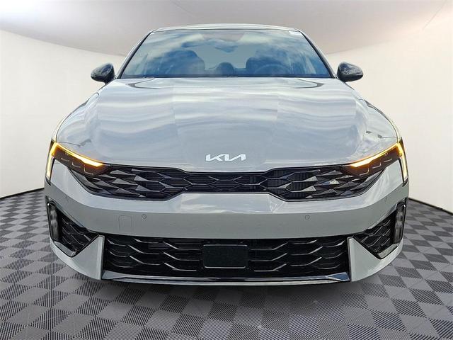Photo of 2026 Wolf Gray Kia K5