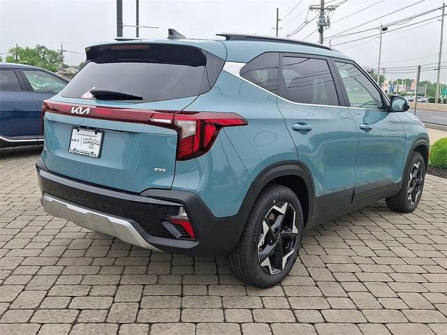 Photo of 2025 Blue Kia Seltos