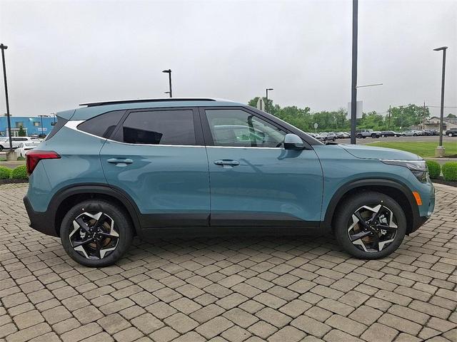 Photo of 2025 Blue Kia Seltos