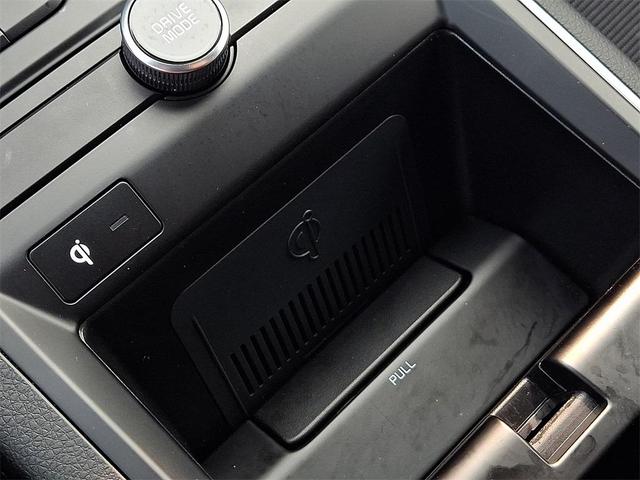 Photo of 2023 Ebony Black Kia K5