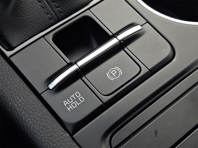Photo of 2023 Ebony Black Kia K5
