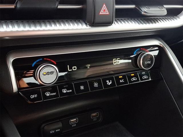 Photo of 2023 Ebony Black Kia K5