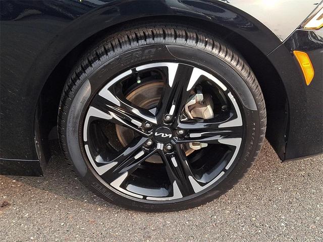 Photo of 2023 Ebony Black Kia K5