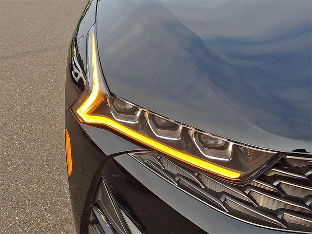 Photo of 2023 Ebony Black Kia K5
