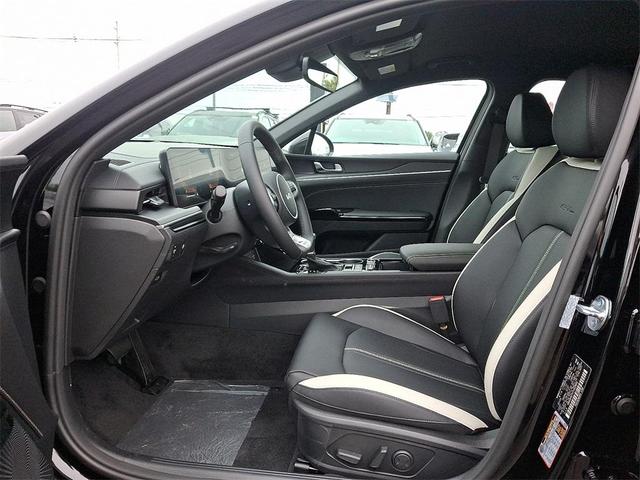 Photo of 2026 Aurora Black Pearl Kia K5