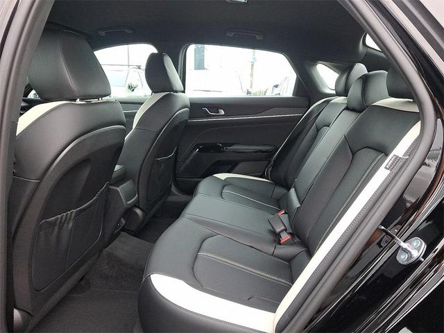 Photo of 2026 Aurora Black Pearl Kia K5