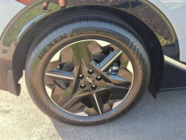 Photo of 2025 Wolf Gray Kia EV6