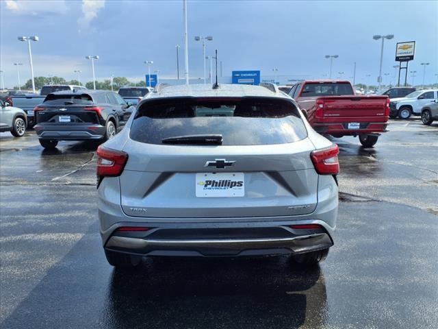 Photo of 2025 Sterling Gray Metallic Chevrolet Trax