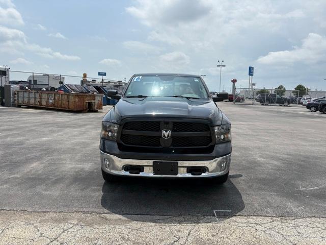 Photo of 2016 Brilliant Black Crystal Pearlcoat RAM 1500