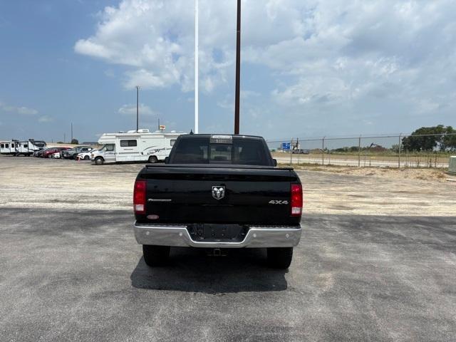 Photo of 2016 Brilliant Black Crystal Pearlcoat RAM 1500
