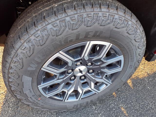 Photo of 2025 Radiant Red Chevrolet Colorado