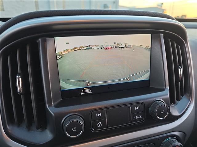 Photo of 2022 Summit White Chevrolet Colorado