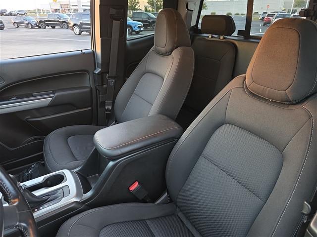 Photo of 2022 Summit White Chevrolet Colorado