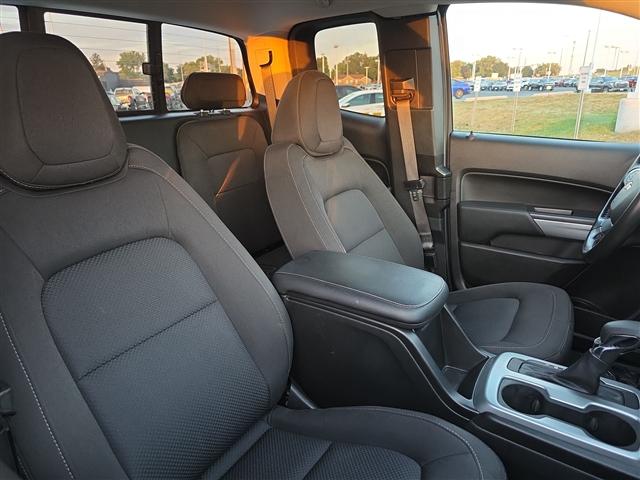 Photo of 2022 Summit White Chevrolet Colorado